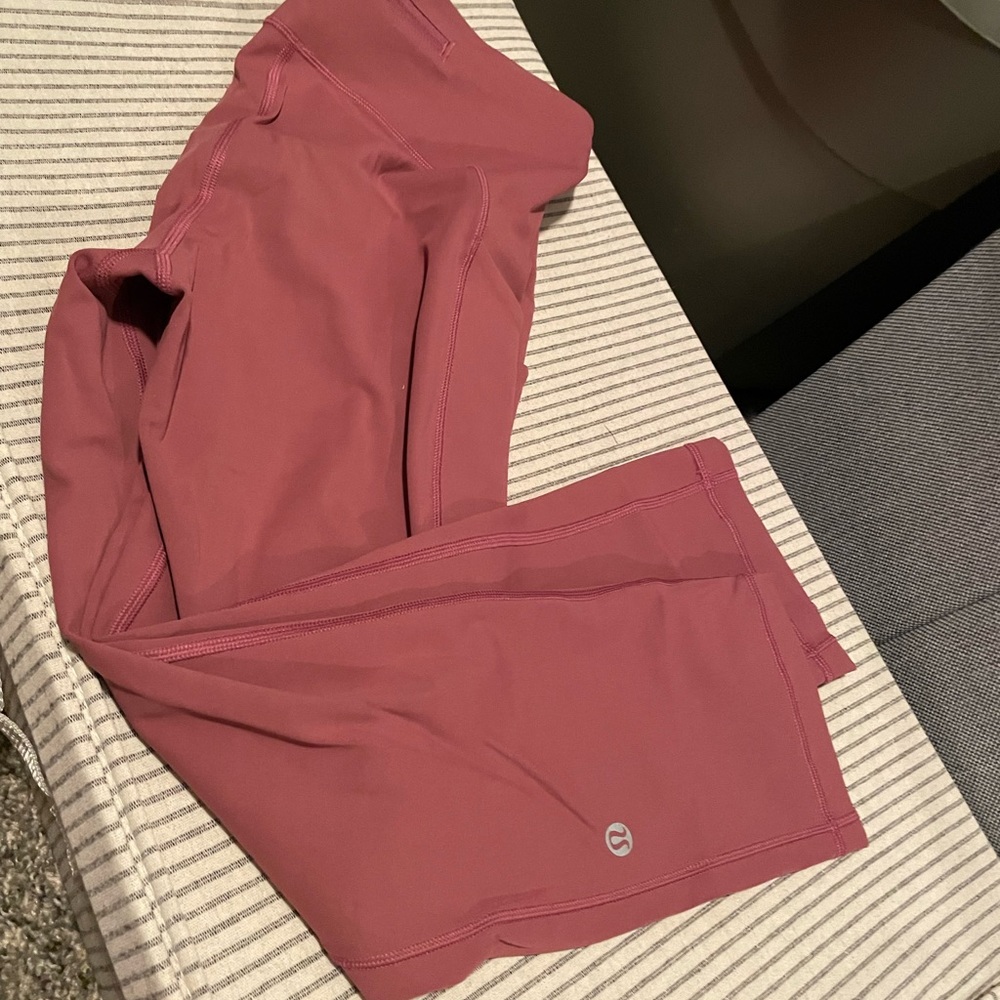 lululemon leggings with pockets. size 6.